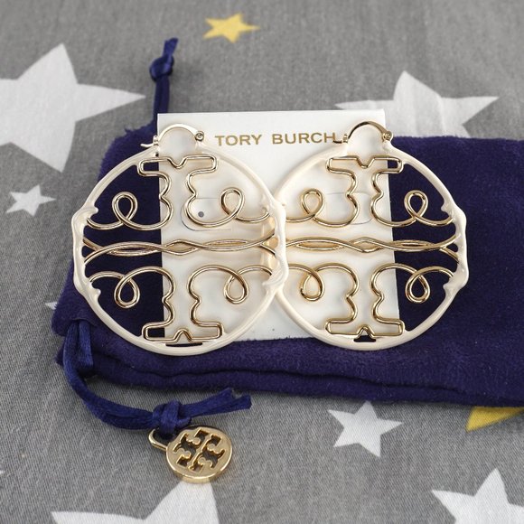 CLEARANCE: Tory Burch Twisted Miller Hoop Earrings in Tory Gold / French Cream - Picture 2 of 4